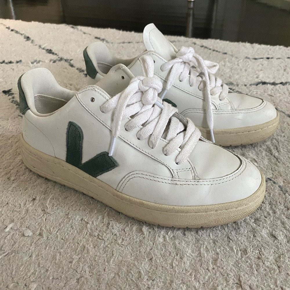 Womens Vejas V-12